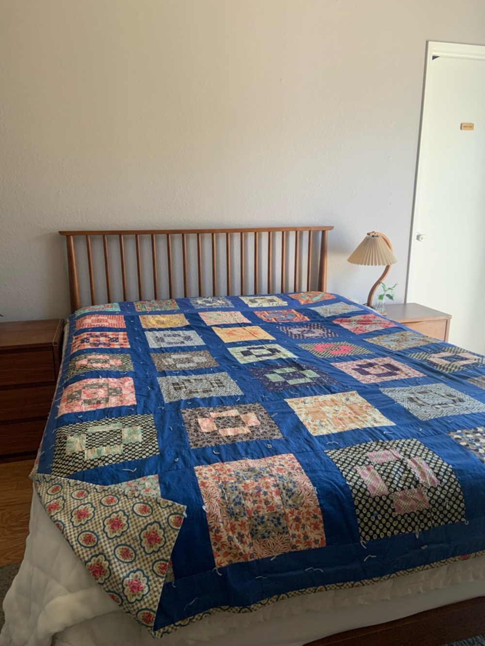 Vintage Handmade Patchwork Quilt Bedspread in Blue